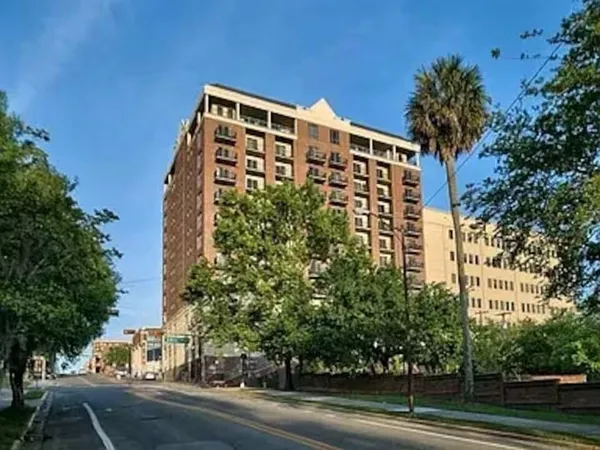 $2,500 | 215 West College Avenue, Unit 604, Tallahassee, FL 32301