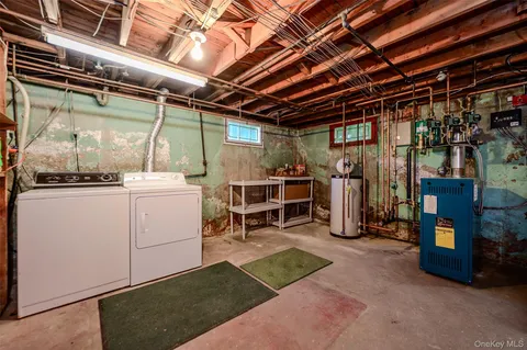 $700,000 | 105 North Queens Avenue, Massapequa, NY 11758