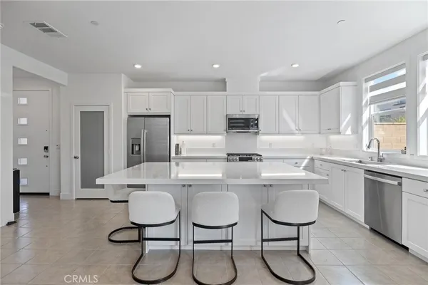 $5,600 | 236 Yerba, Irvine, CA 92618