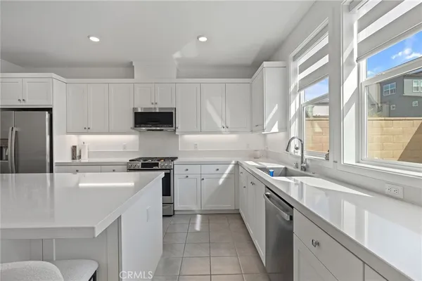 $5,600 | 236 Yerba, Irvine, CA 92618