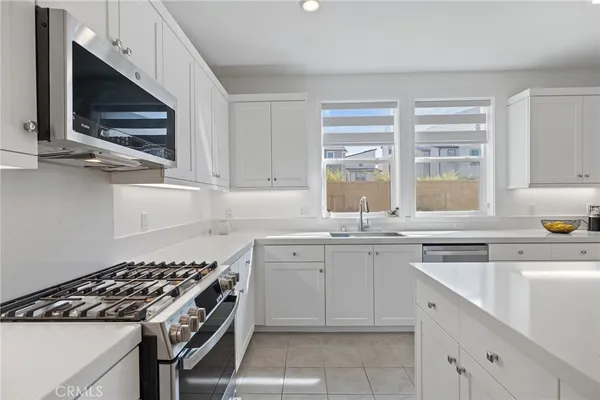 $5,600 | 236 Yerba, Irvine, CA 92618