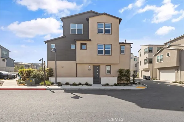 $5,600 | 236 Yerba, Irvine, CA 92618