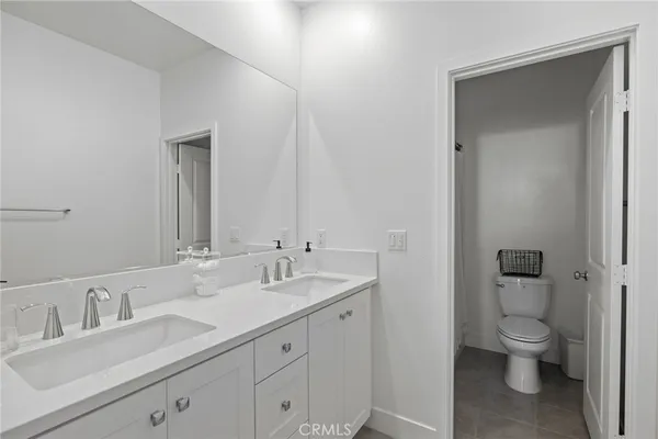 $5,600 | 236 Yerba, Irvine, CA 92618