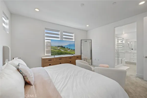 $5,600 | 236 Yerba, Irvine, CA 92618