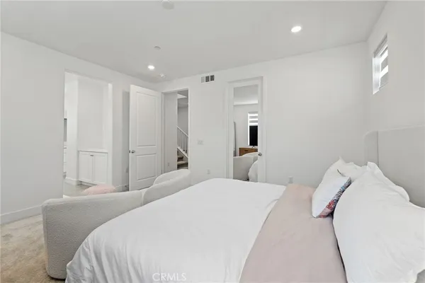 $5,600 | 236 Yerba, Irvine, CA 92618