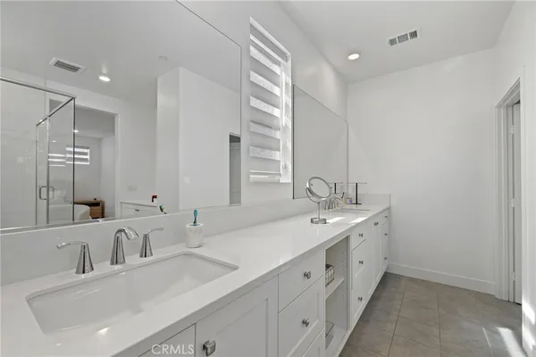 $5,600 | 236 Yerba, Irvine, CA 92618