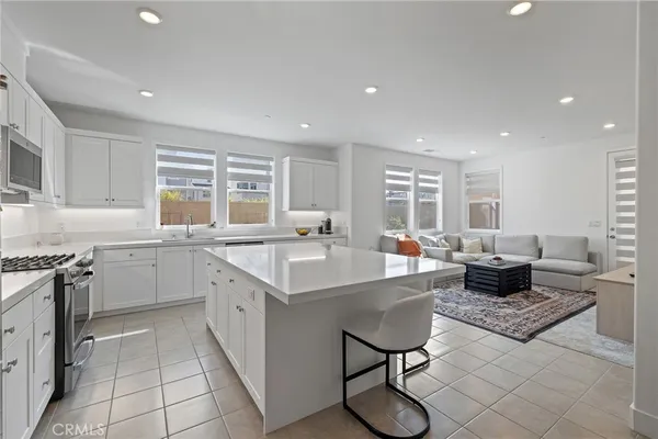 $5,600 | 236 Yerba, Irvine, CA 92618