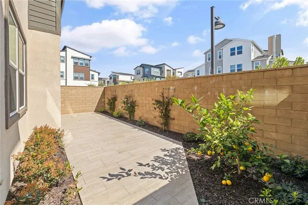 $5,600 | 236 Yerba, Irvine, CA 92618