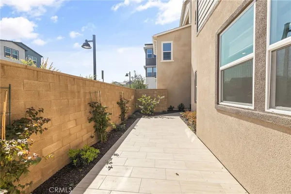 $5,600 | 236 Yerba, Irvine, CA 92618