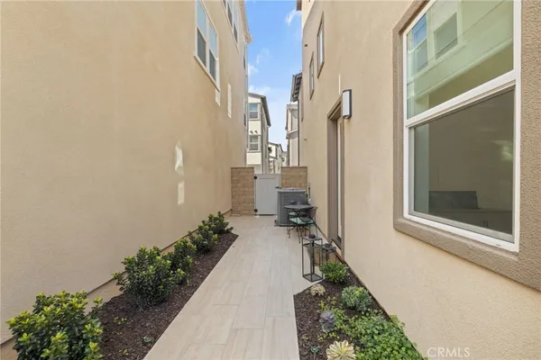 $5,600 | 236 Yerba, Irvine, CA 92618