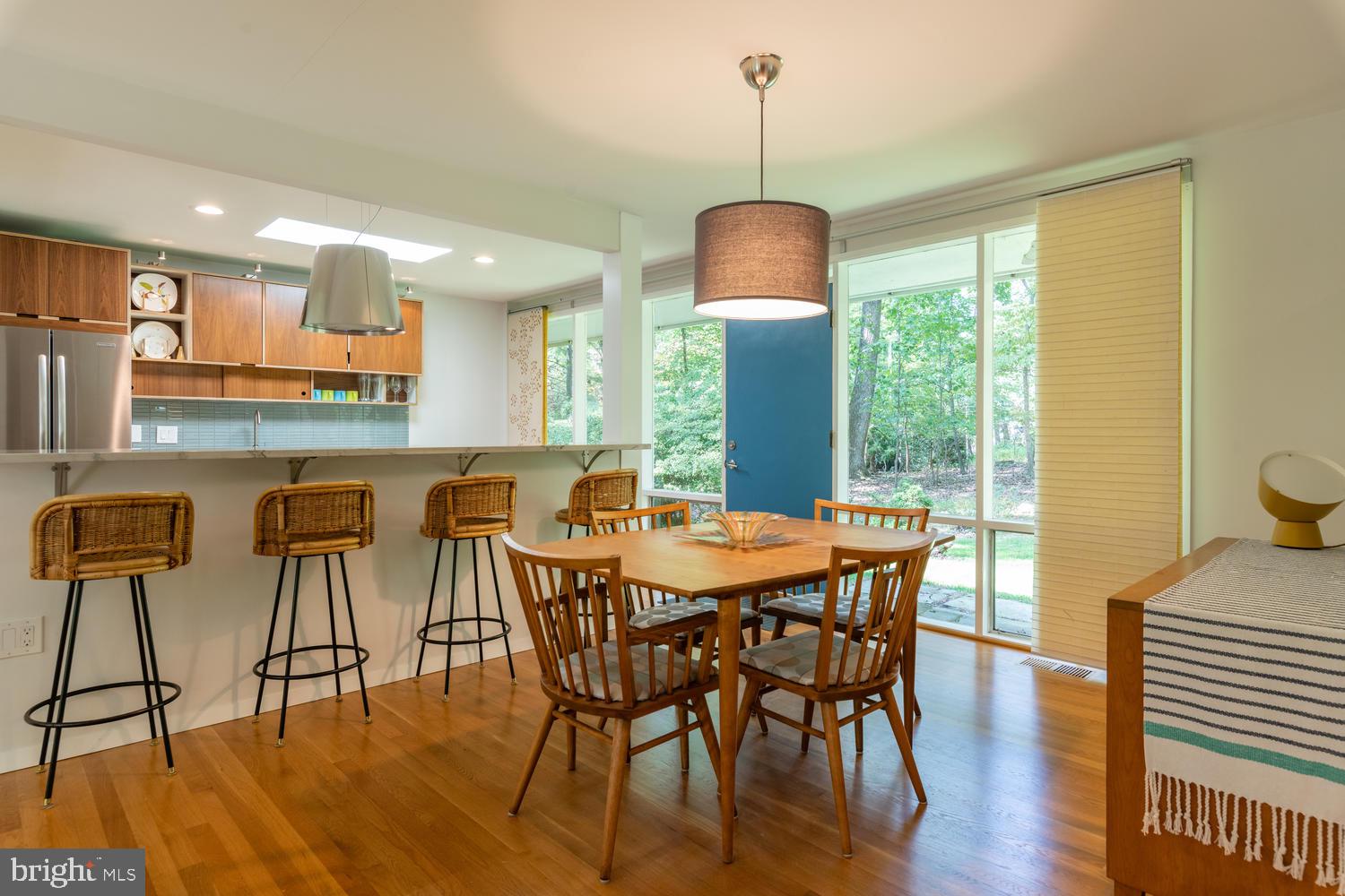 10322 Lloyd Road Potomac, MD 20854 - Photo 11 of 51