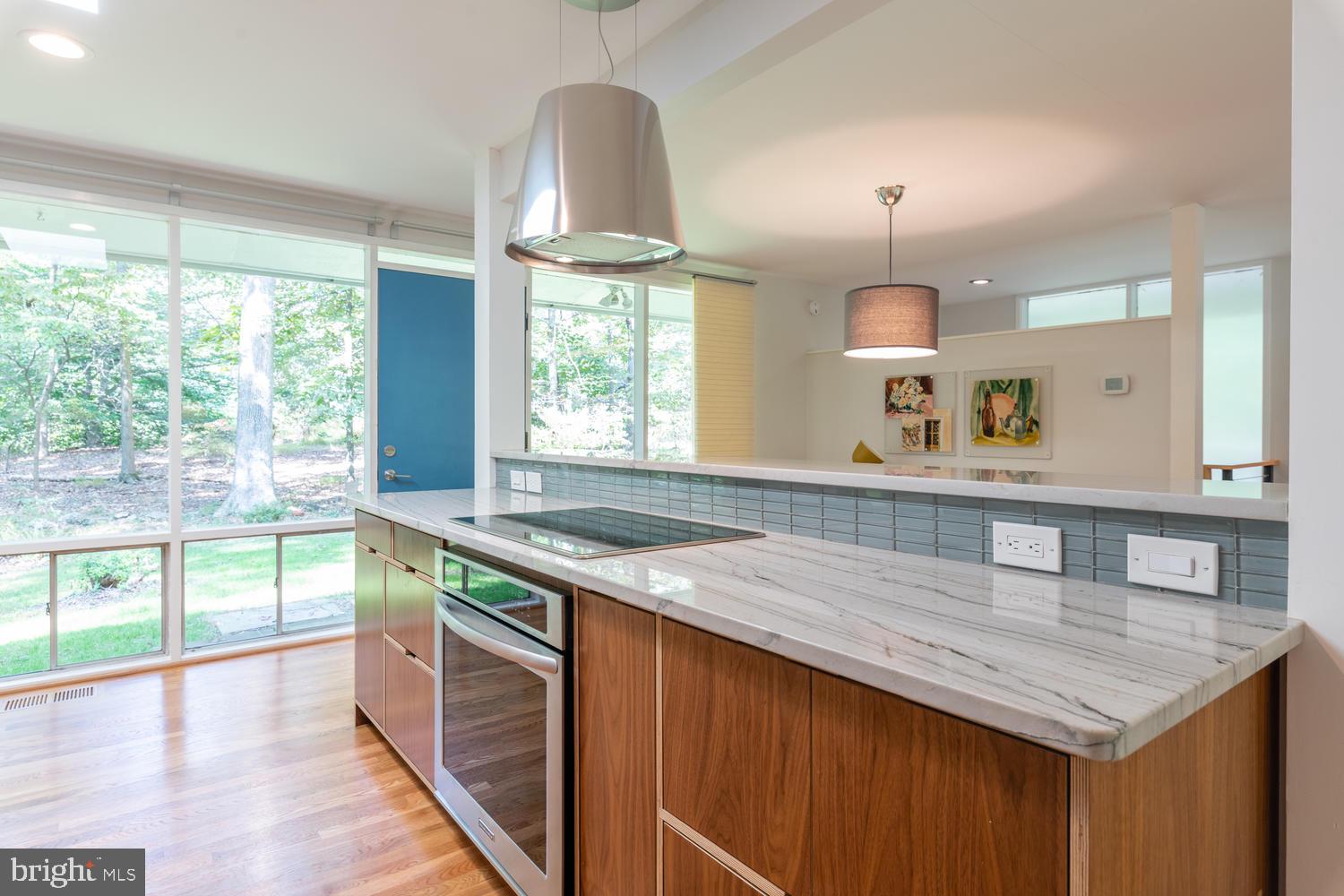 10322 Lloyd Road Potomac, MD 20854 - Photo 12 of 51