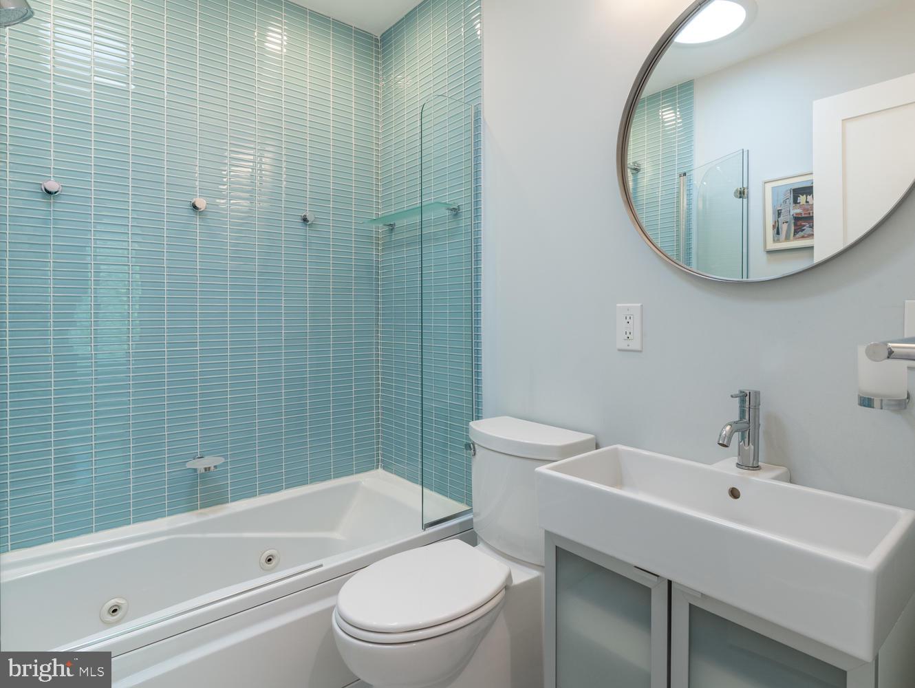 10322 Lloyd Road Potomac, MD 20854 - Photo 27 of 51