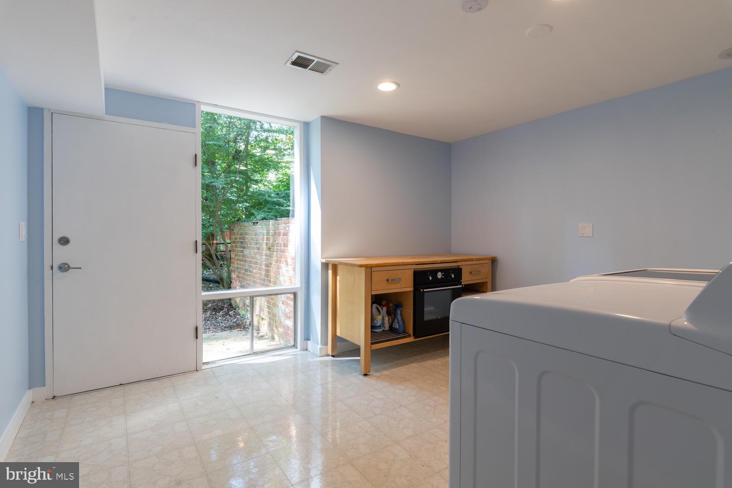 10322 Lloyd Road Potomac, MD 20854 - Photo 40 of 51