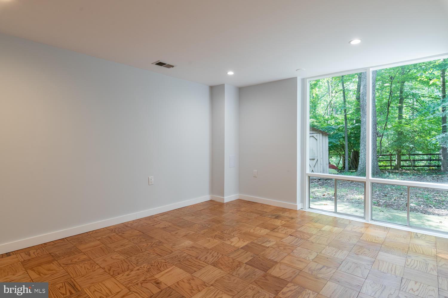 10322 Lloyd Road Potomac, MD 20854 - Photo 42 of 51