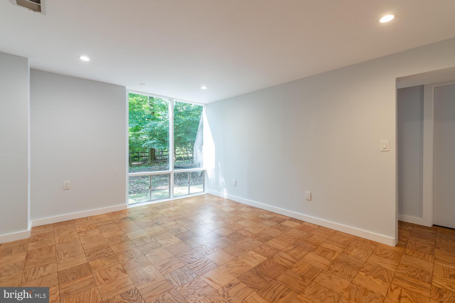 10322 Lloyd Road Potomac, MD 20854 - Photo 43 of 51