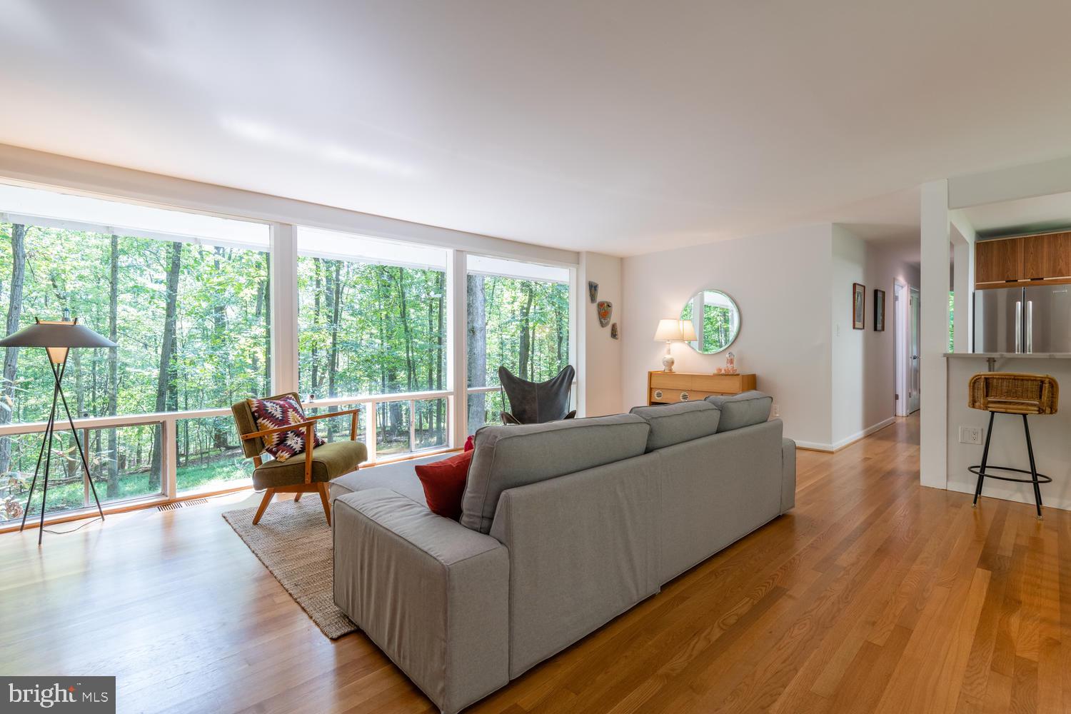 10322 Lloyd Road Potomac, MD 20854 - Photo 7 of 51