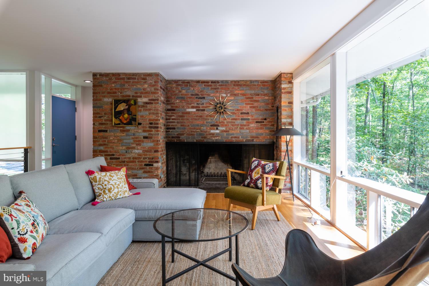 10322 Lloyd Road Potomac, MD 20854 - Photo 9 of 51