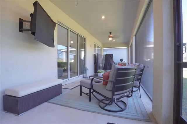 $526,500 | 6332 Laurelcrest Glen, Palmetto, FL 34221