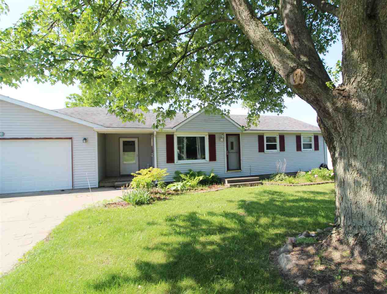 4230 East Vienna Road Clio, MI 48420 - Photo 2 of 21 50078656-1.JPG