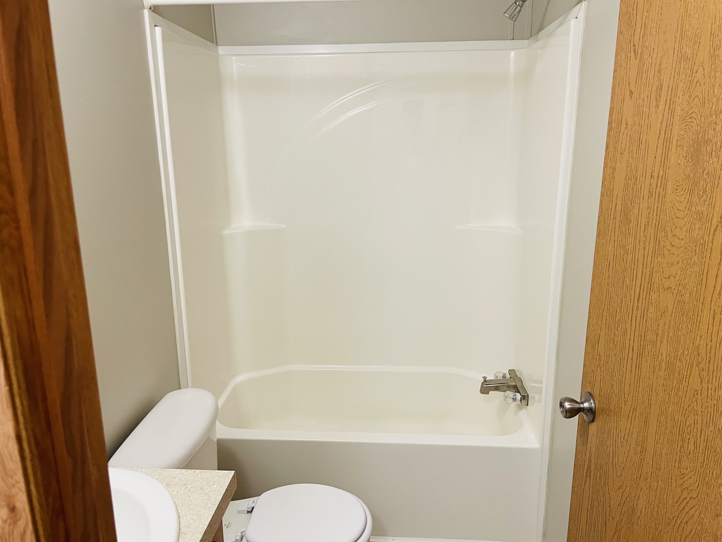 238 Northshore Road Elgin, IL 60123 - Photo 13 of 16 a bathroom with a shower curtain