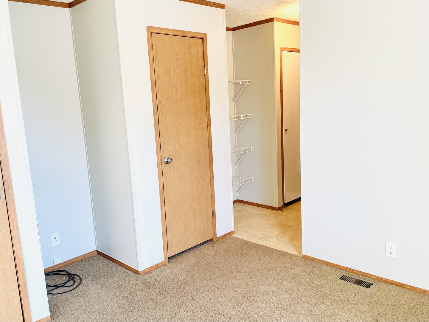 238 Northshore Road Elgin, IL 60123 - Photo 10 of 16 a view of an empty room