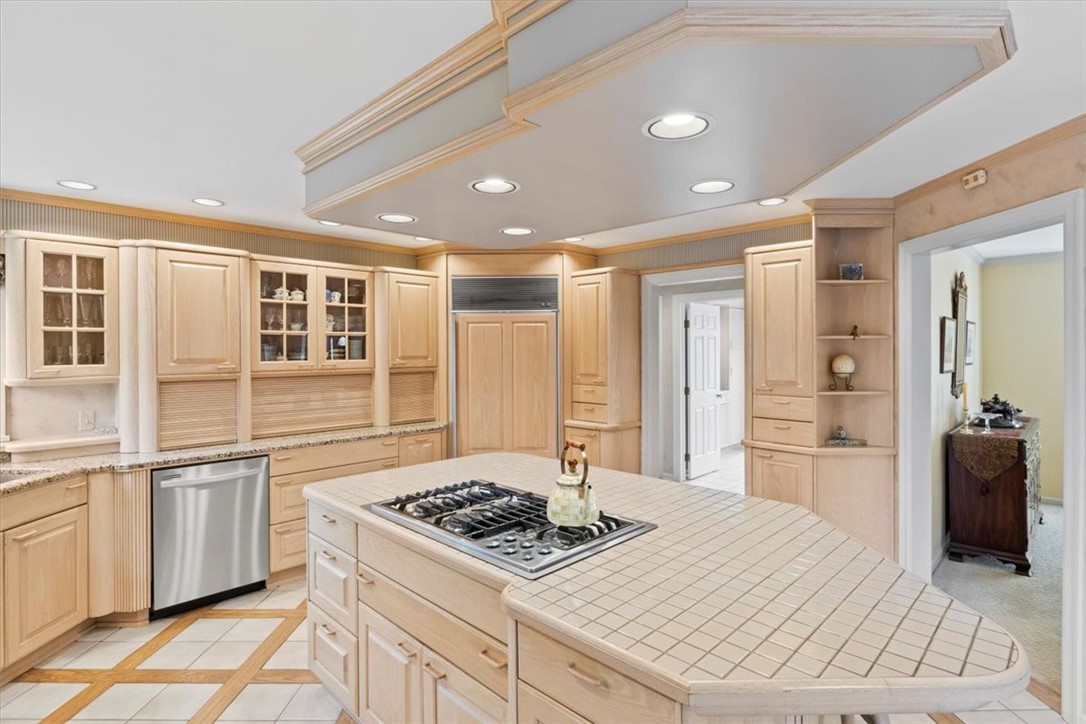 2 Lancashire Way Perinton, NY 14534 - Photo 13 of 50