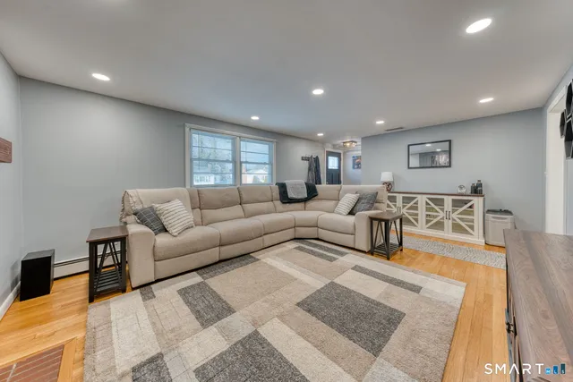 $359,000 | 42 Northbrick Lane, Wethersfield, CT 06109