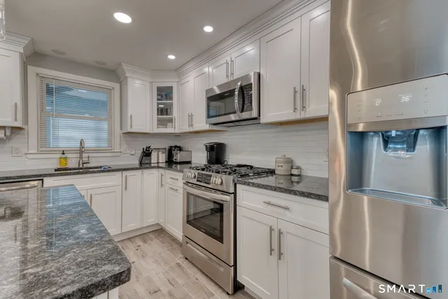 $359,000 | 42 Northbrick Lane, Wethersfield, CT 06109