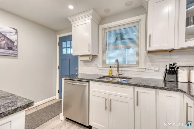 $359,000 | 42 Northbrick Lane, Wethersfield, CT 06109