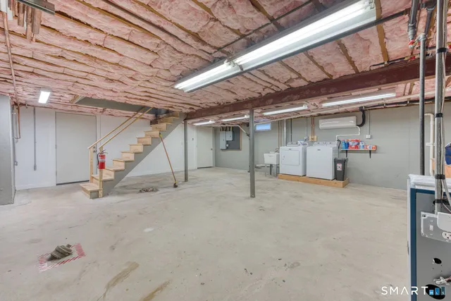 $359,000 | 42 Northbrick Lane, Wethersfield, CT 06109