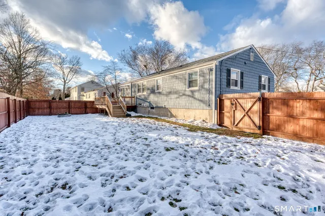 $359,000 | 42 Northbrick Lane, Wethersfield, CT 06109