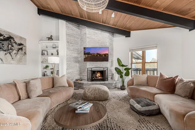 $2,100,000 | 6831 East Stagecoach Pass, Carefree, AZ 85377