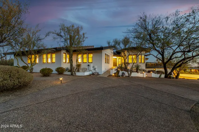 $2,100,000 | 6831 East Stagecoach Pass, Carefree, AZ 85377