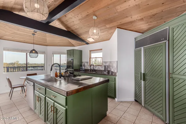 $2,100,000 | 6831 East Stagecoach Pass, Carefree, AZ 85377