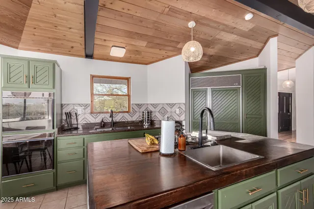 $2,100,000 | 6831 East Stagecoach Pass, Carefree, AZ 85377