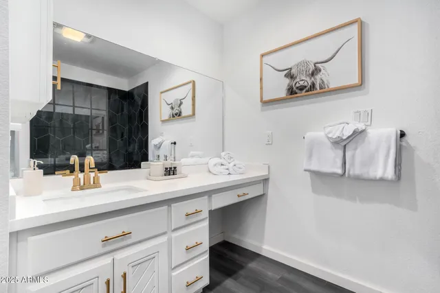 $2,100,000 | 6831 East Stagecoach Pass, Carefree, AZ 85377