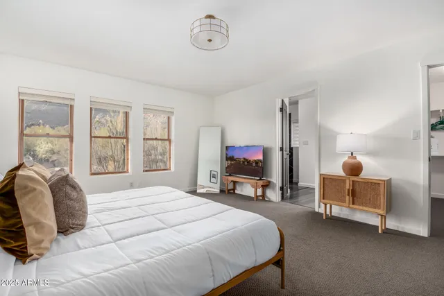 $2,100,000 | 6831 East Stagecoach Pass, Carefree, AZ 85377