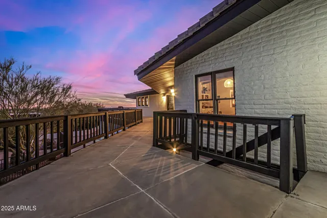 $2,100,000 | 6831 East Stagecoach Pass, Carefree, AZ 85377