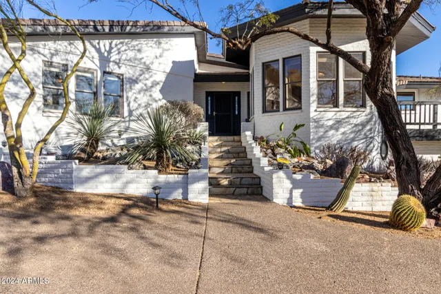 $2,100,000 | 6831 East Stagecoach Pass, Carefree, AZ 85377