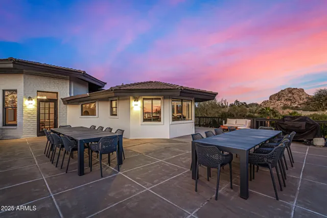 $2,100,000 | 6831 East Stagecoach Pass, Carefree, AZ 85377