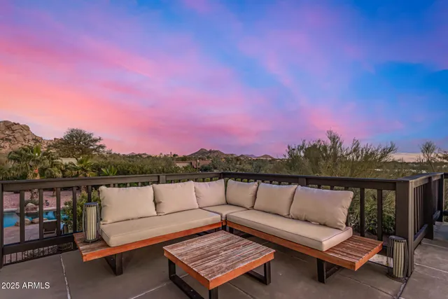 $2,100,000 | 6831 East Stagecoach Pass, Carefree, AZ 85377