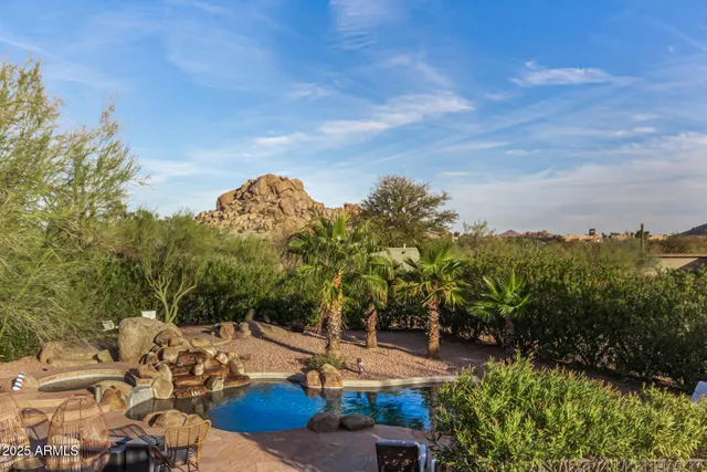$2,100,000 | 6831 East Stagecoach Pass, Carefree, AZ 85377