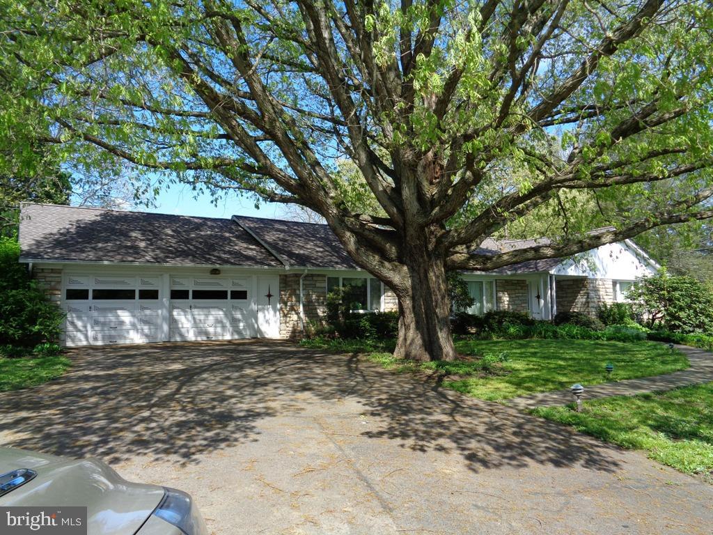 418 Camargo Road Quarryville, PA 17566 - Photo 2 of 31 Gallery Image 2