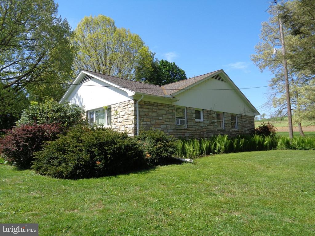 418 Camargo Road Quarryville, PA 17566 - Photo 3 of 31 Gallery Image 3
