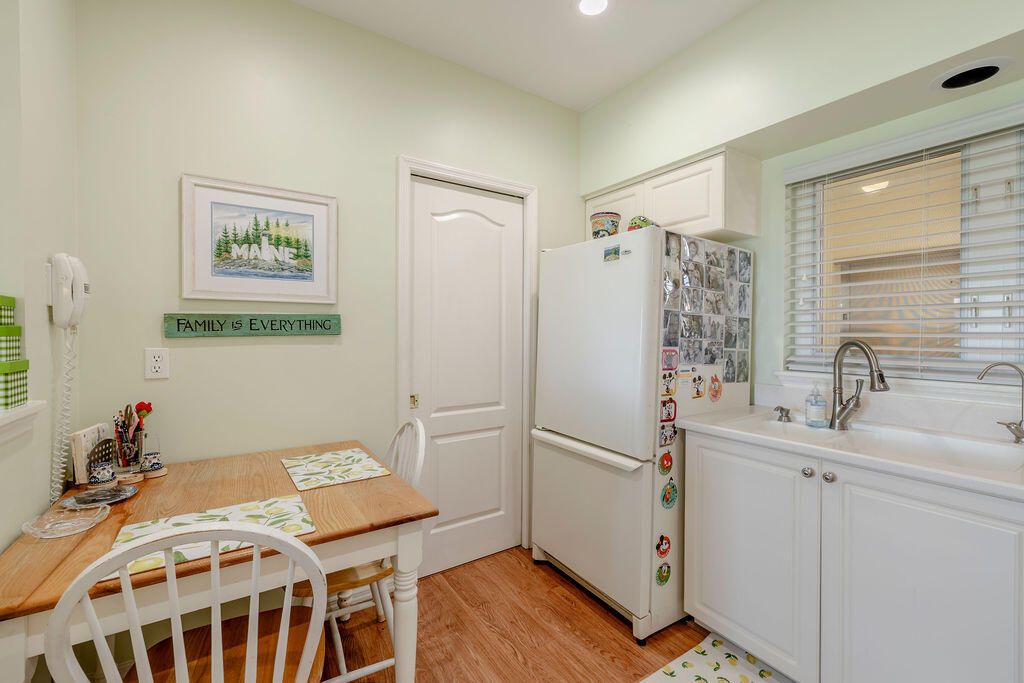 5520 East Harbor Village Drive, Unit 101 Vero Beach, FL 32967 - Photo 12 of 54 a very nice looking room with a couch