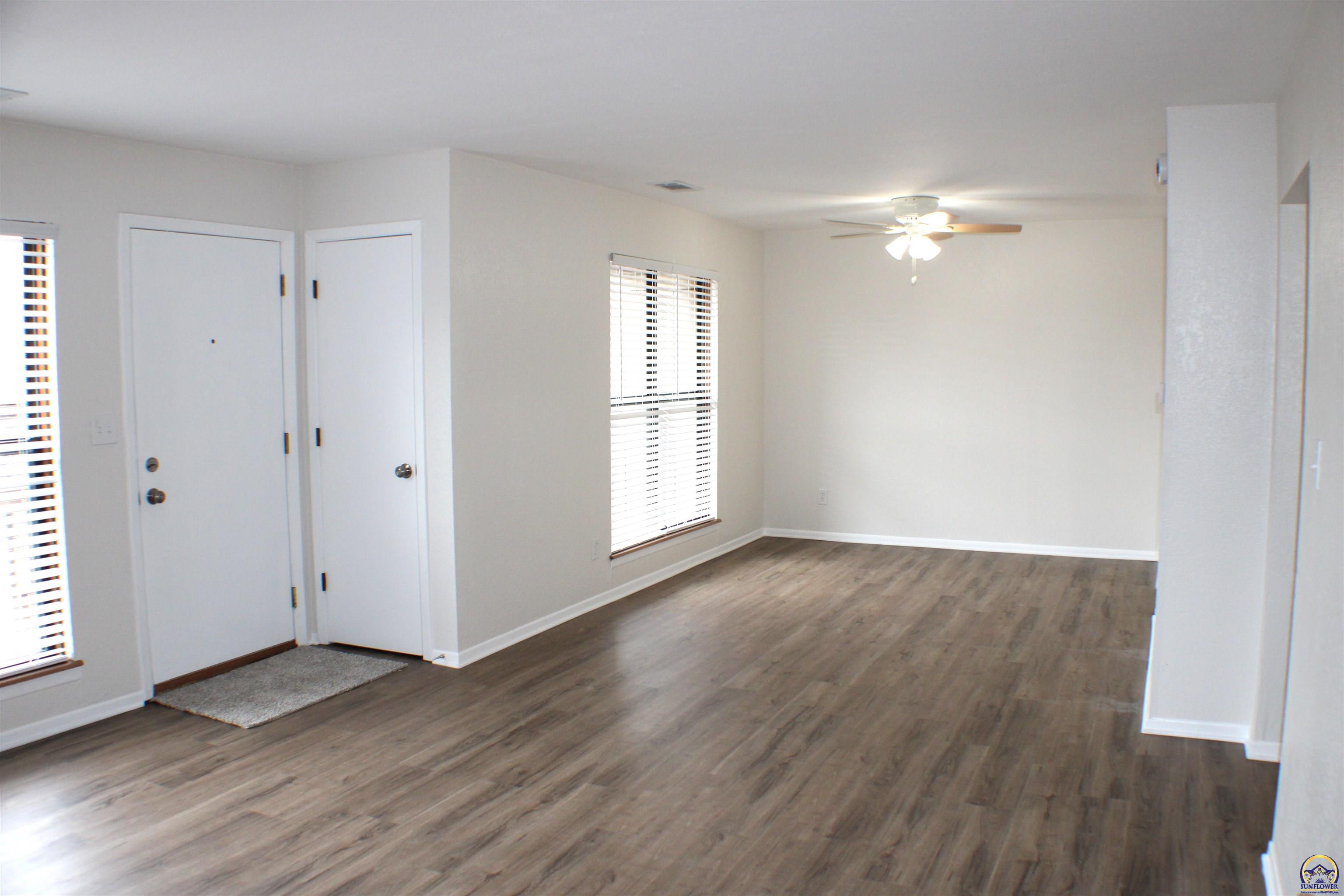 2827 Southwest Prairie Road, Unit 36 Topeka, KS 66614 - Photo 4 of 22 Gallery Image 4