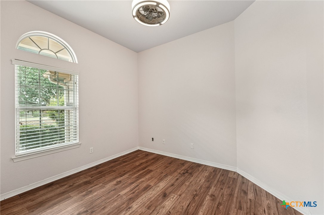 5420 Foxhill Road Temple, TX 76502 - Photo 35 of 47 an empty room with a window
