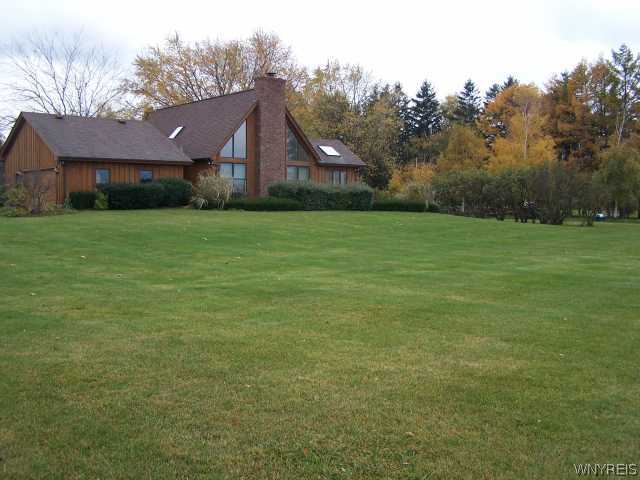 4909 East Lake Road Wilson, NY 14028 - Photo 1 of 1 Exterior Front
