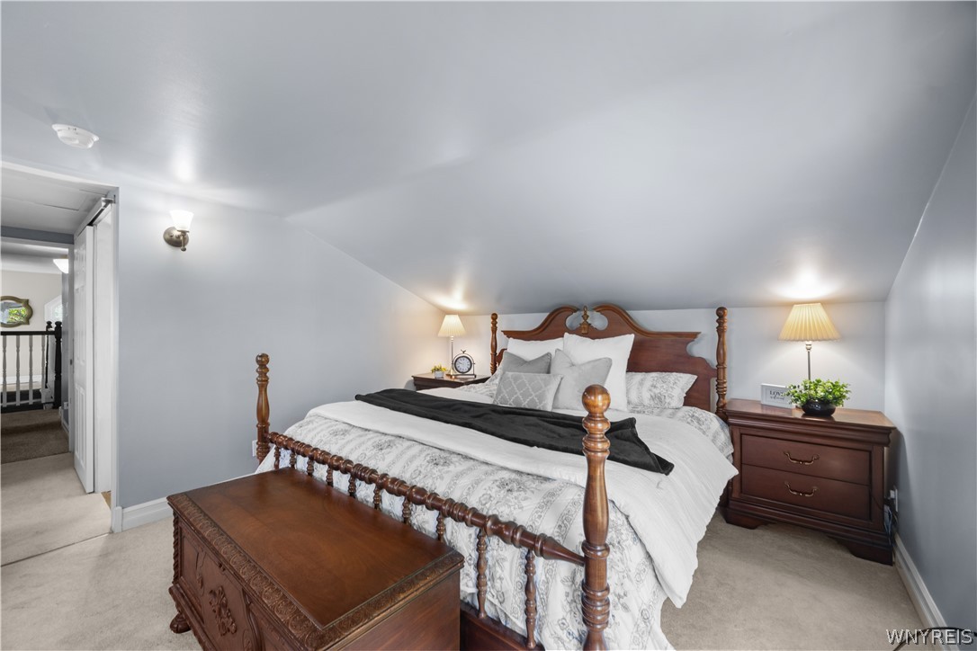 5294 Lower Mountain Road Lockport Town, NY 14094 - Photo 18 of 40 Primary bed